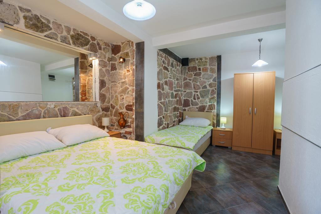 Apartments Zezelj Sveti Stefan Extérieur photo