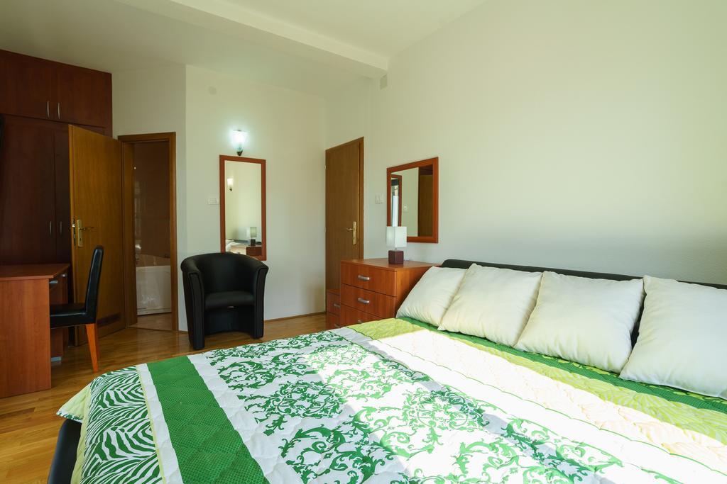 Apartments Zezelj Sveti Stefan Extérieur photo