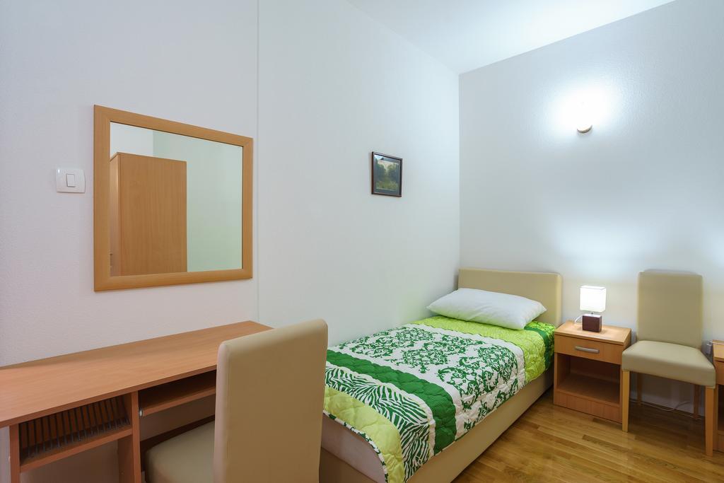 Apartments Zezelj Sveti Stefan Extérieur photo