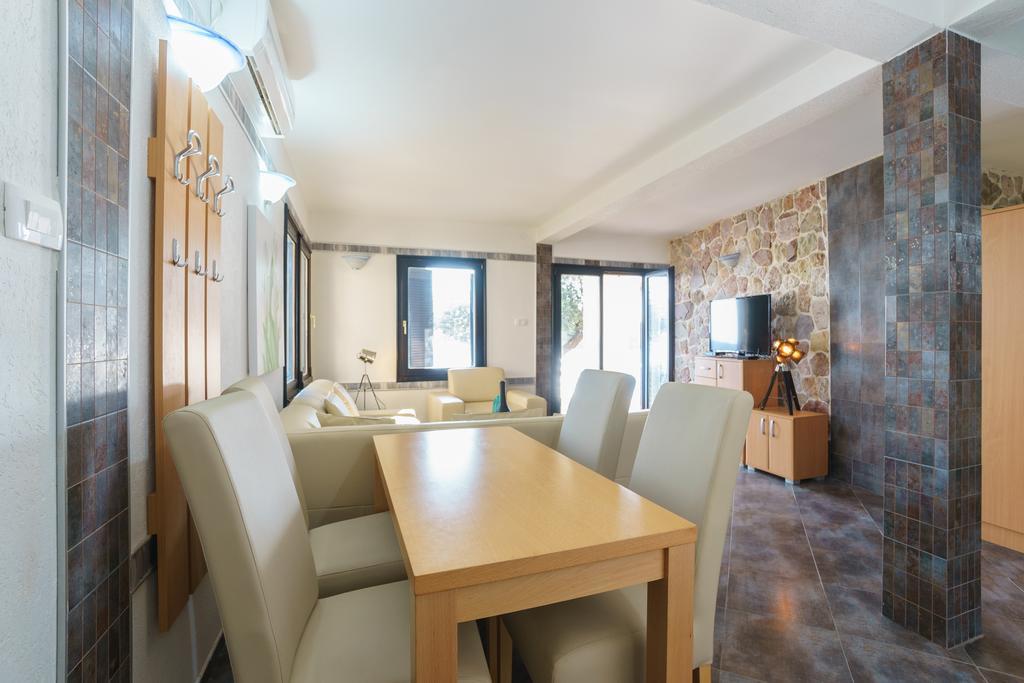 Apartments Zezelj Sveti Stefan Extérieur photo